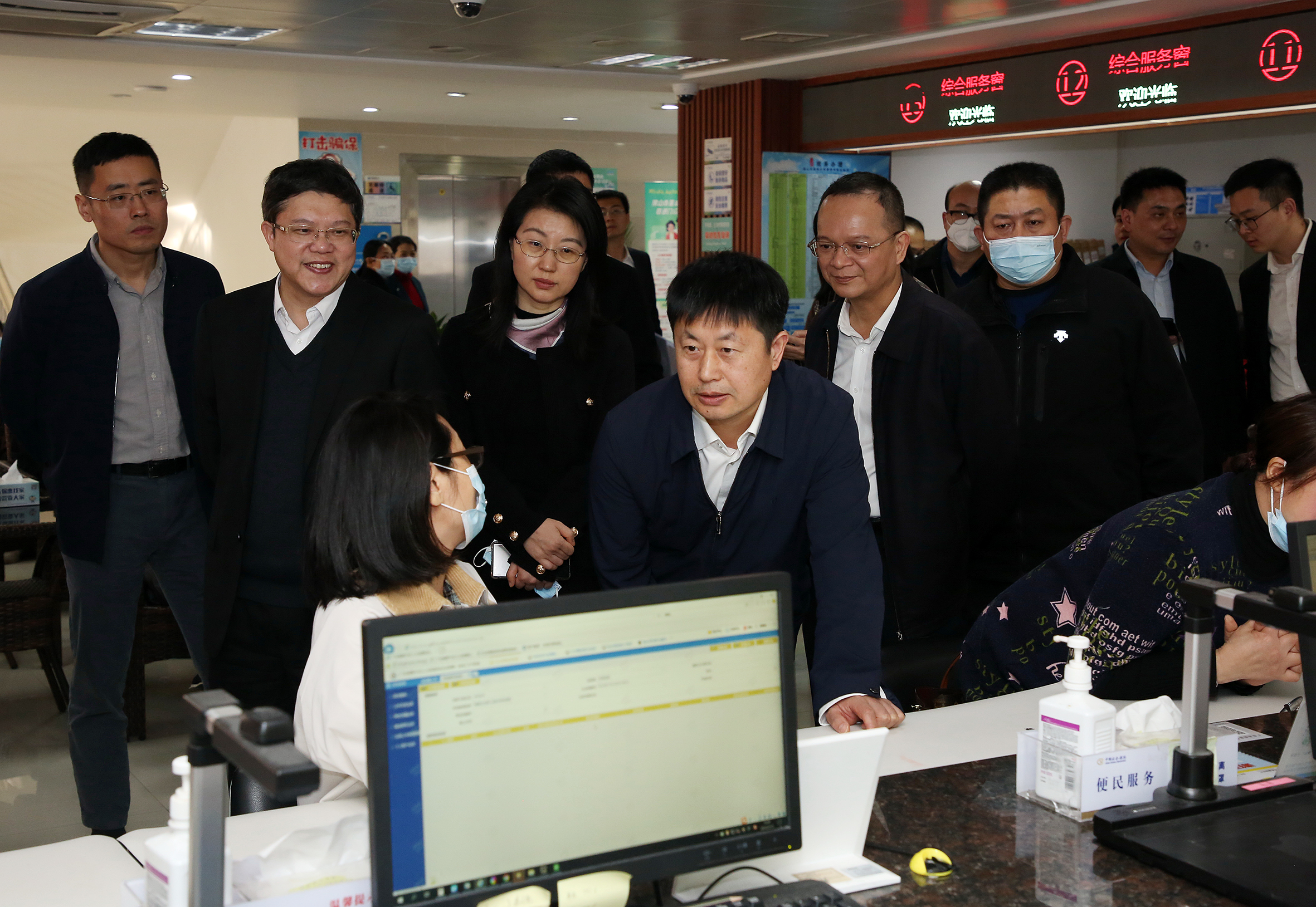 20230215国家bet365亚洲官网局调研组到禅城区祖庙街道行政服务中心bet365中文官网服务窗口调研。 (11).JPG